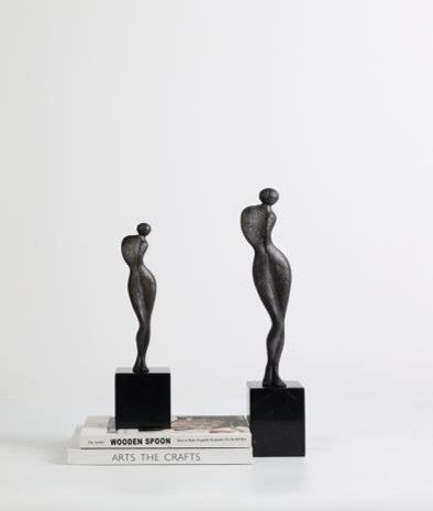 Retro-style elegant lady figurine large gold size